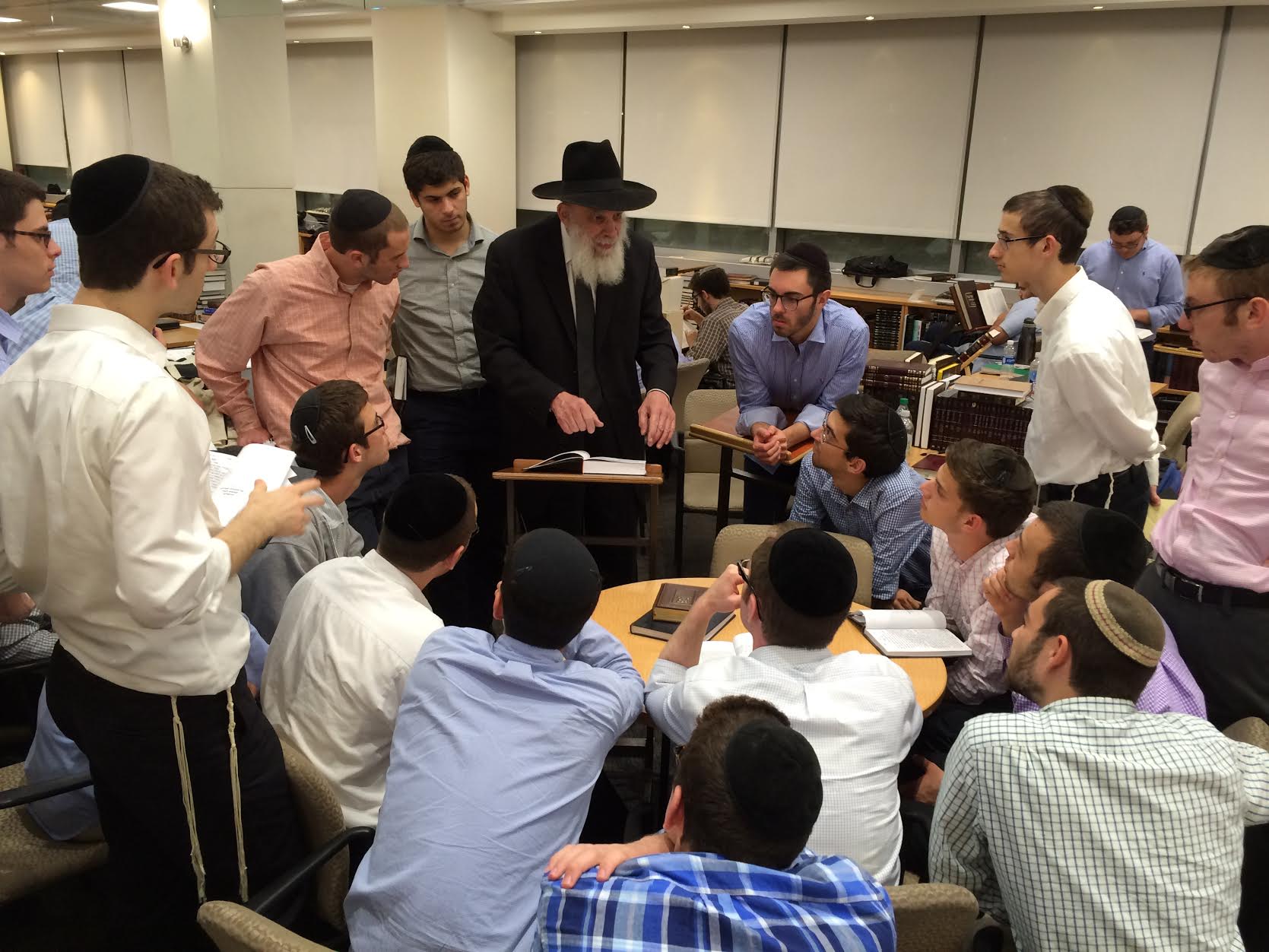 Flourishing Night Seder Program Nears 200 Participants Flourishing Night Seder Program Nears 200 Participants