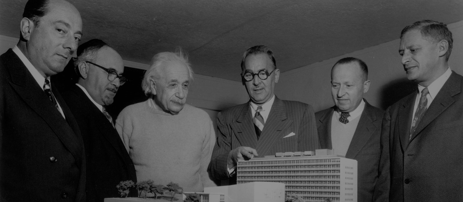 Einstein Granted Independent Degree-Granting Abilities, Will Maintain Jewish Identity Einstein Granted Independent Degree-Granting Abilities, Will Maintain Jewish Identity