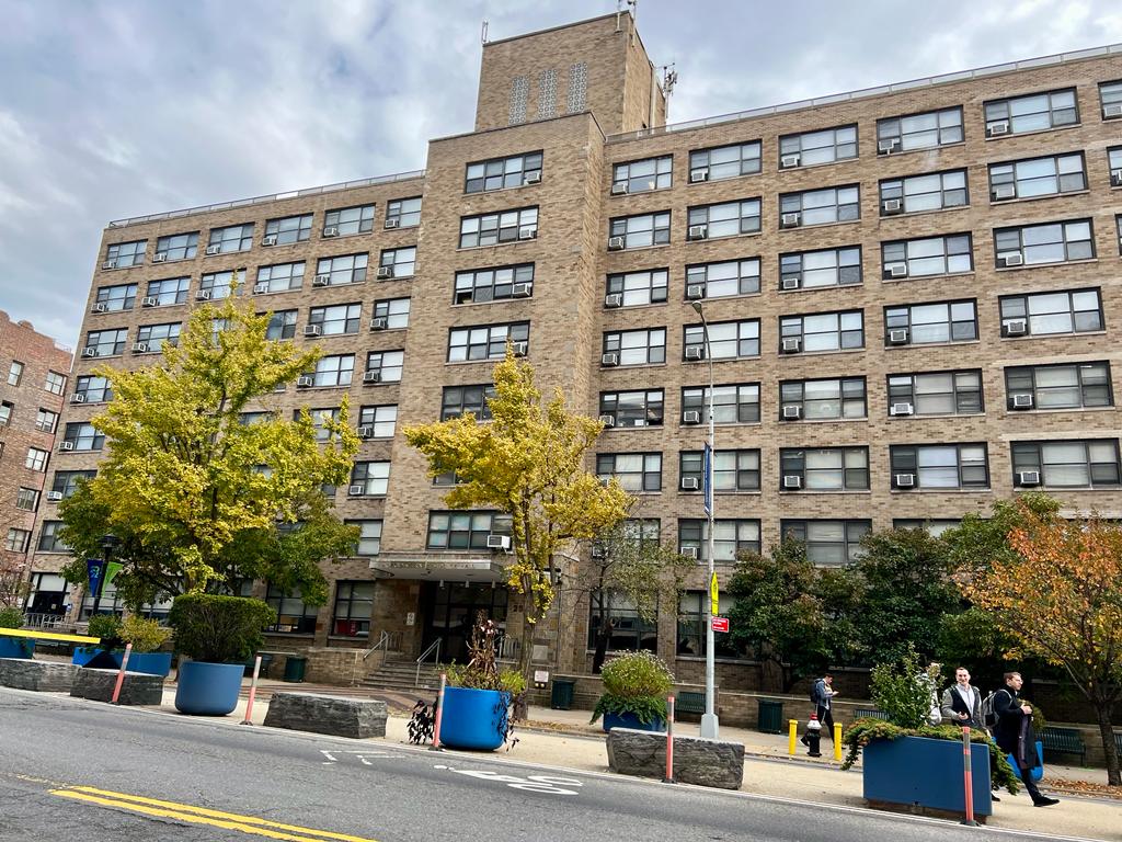 Yeshiva University Drops Vaccination Requirement for Daytime Visitors Yeshiva University Drops Vaccination Requirement for Daytime Visitors
